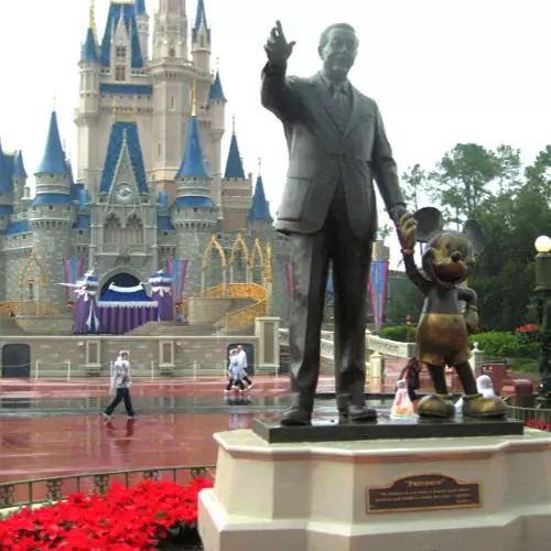 How To Plan a Thrifty Disney Vacation In The Off-Season