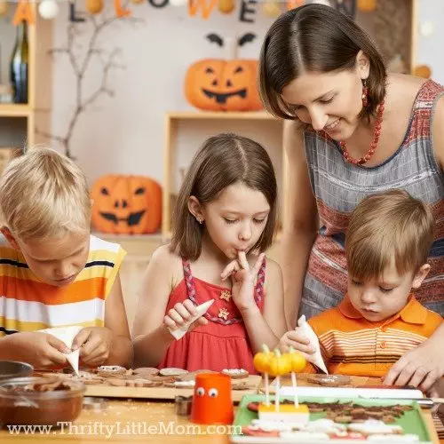 5 Ideas for a Memorable Stay at Home Halloween
