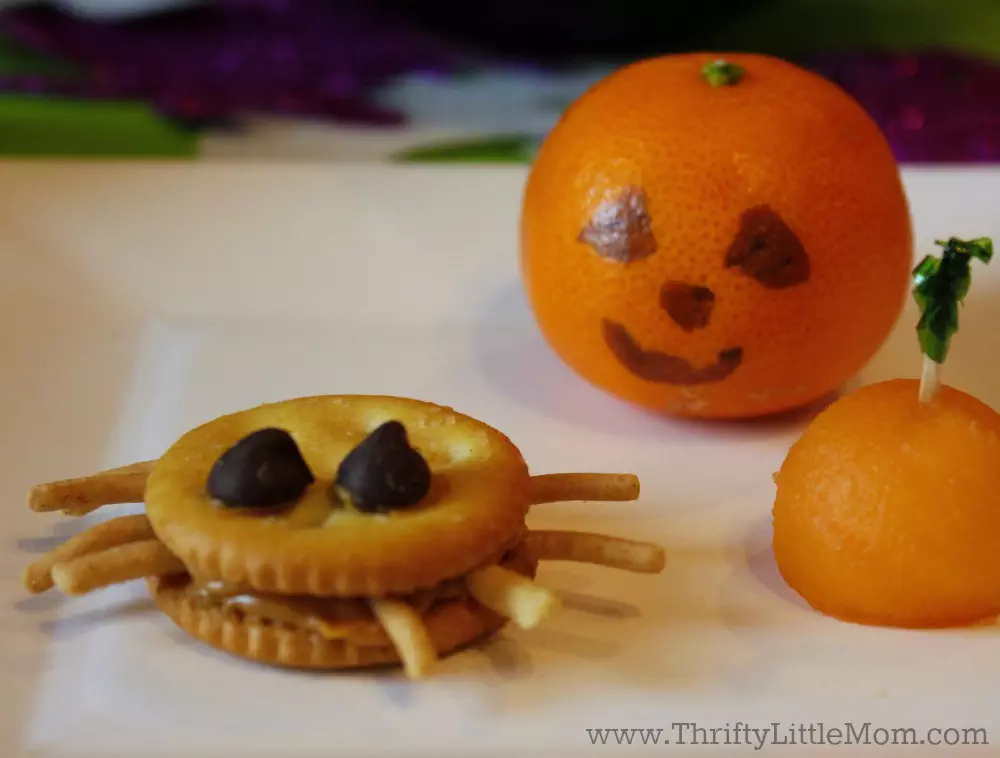 Spider crackers & Pumpkin Clementine