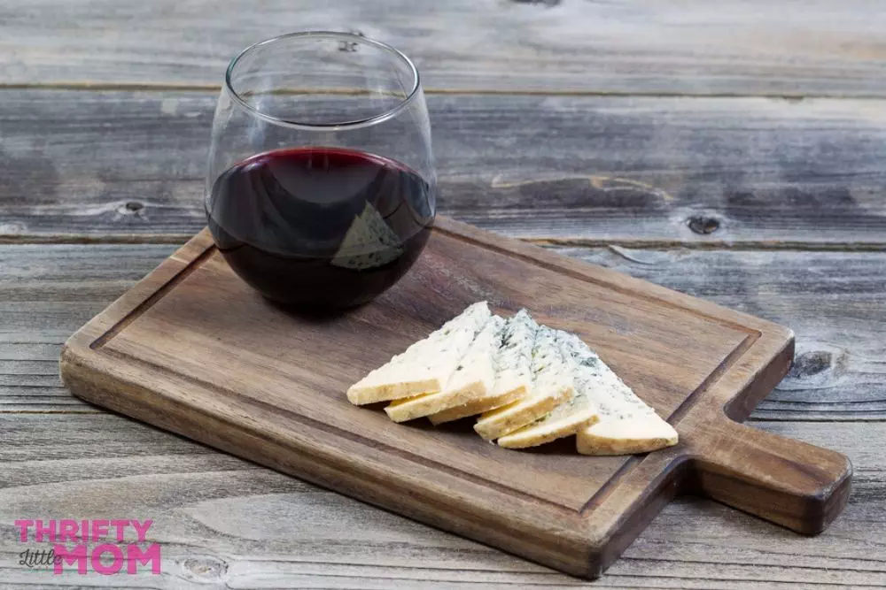 miniature cheeseboards are trendy adult party favors