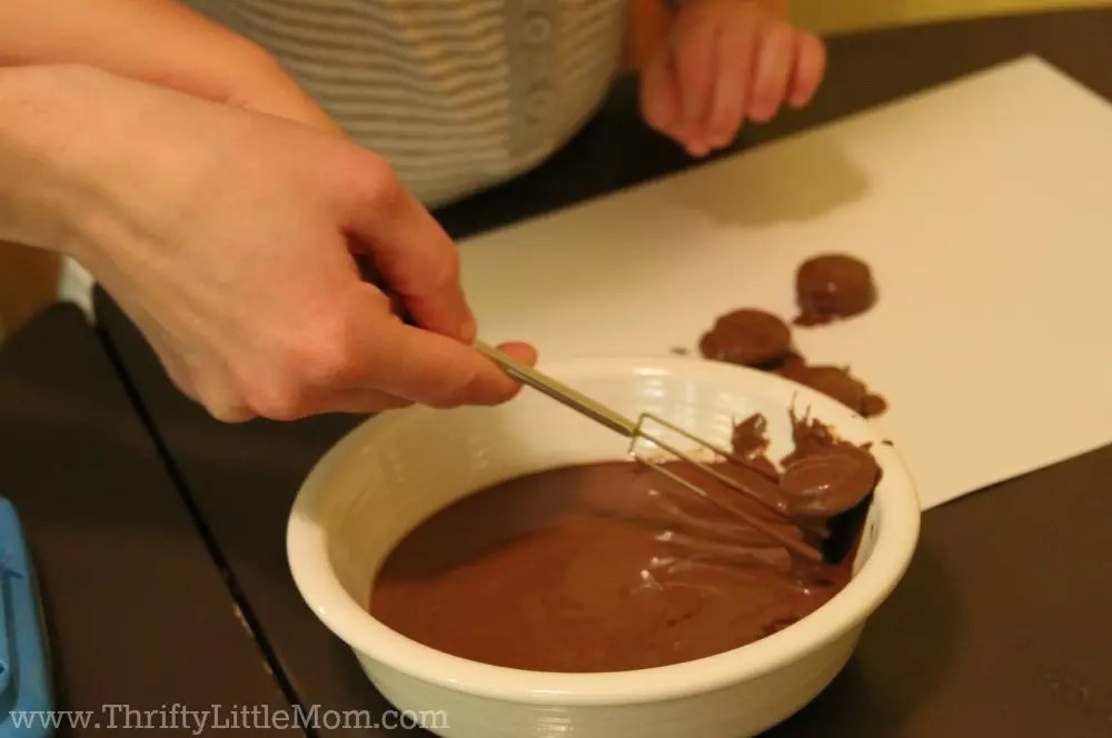 Chocolate Covered Mini Oreo Bites Kid projects